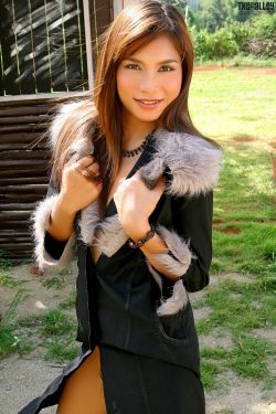 小小姑娘中文版免费观看